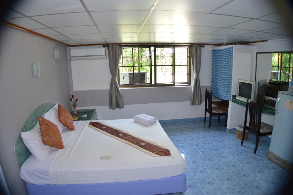 Karon Seabreeze Inn חדר תמונה