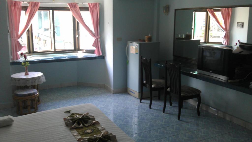Karon Seabreeze Inn חדר תמונה